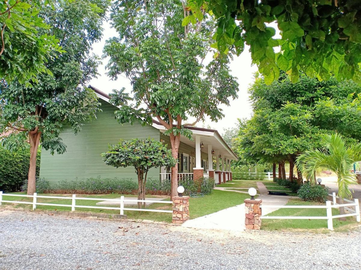 The Green Land Farm Hotel Sikhio Exterior photo