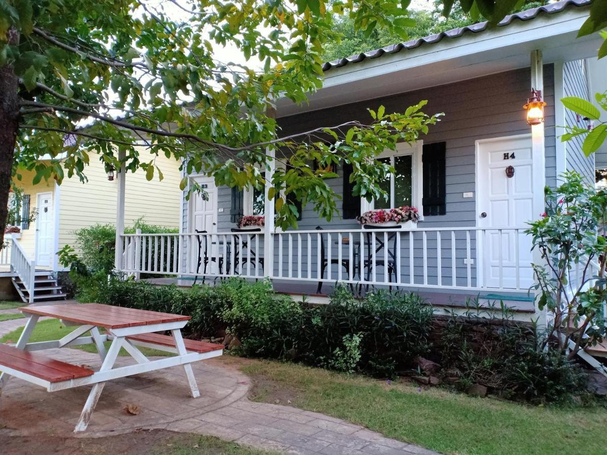 The Green Land Farm Hotel Sikhio Exterior photo