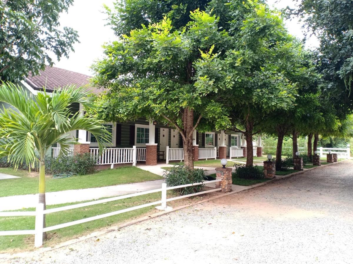 The Green Land Farm Hotel Sikhio Exterior photo